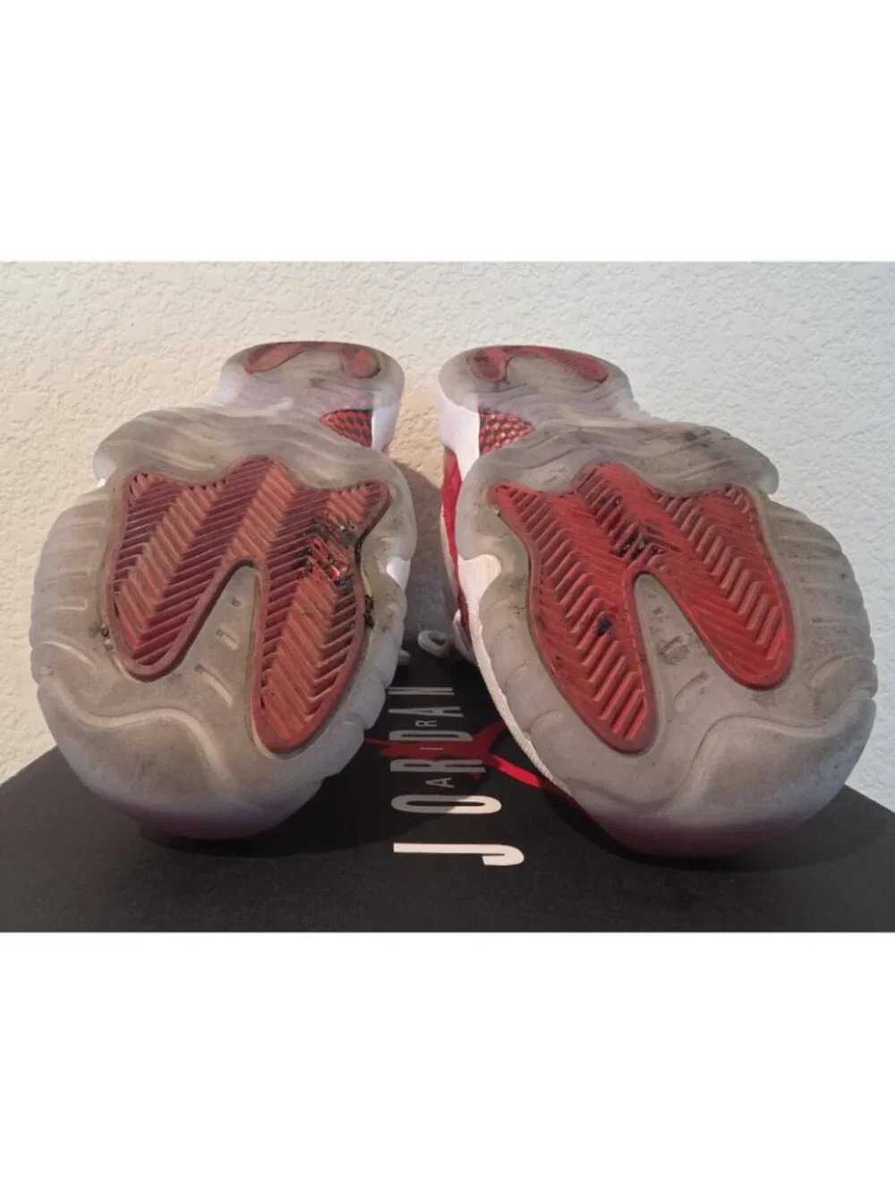 Nike Air Jordan 11 Retro GS Win Like 96 White Varsity Red 378038-116 Size 6.5Y